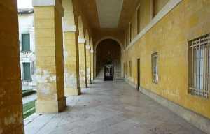 portico1